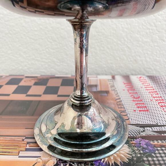 WM Rogers Silverplated Pedestal Compote Serving Dish Candy Bowl - Picture 6 of 8